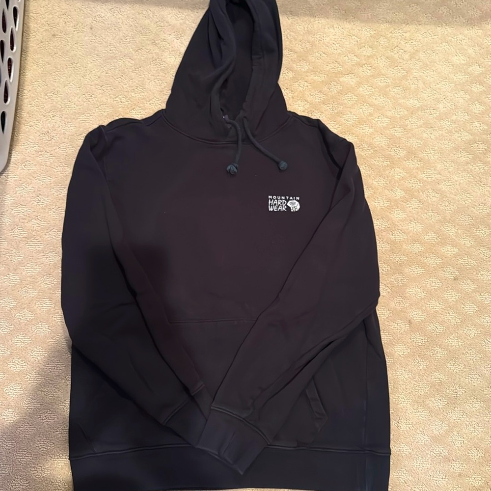 Mountain HARD WEAR black sweatshirt
